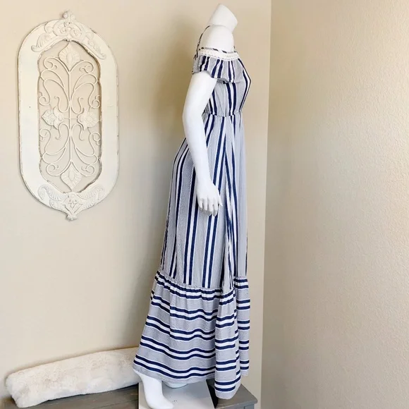 ❌SOLD❌ Pink blush | Blue and White Striped Maxi Dress | Size: S - Picture 7 of 9